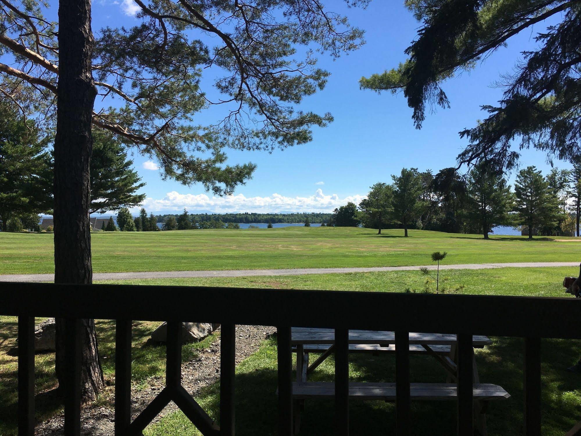 Bluff Point Golf Resort プラッツバーグ エクステリア 写真