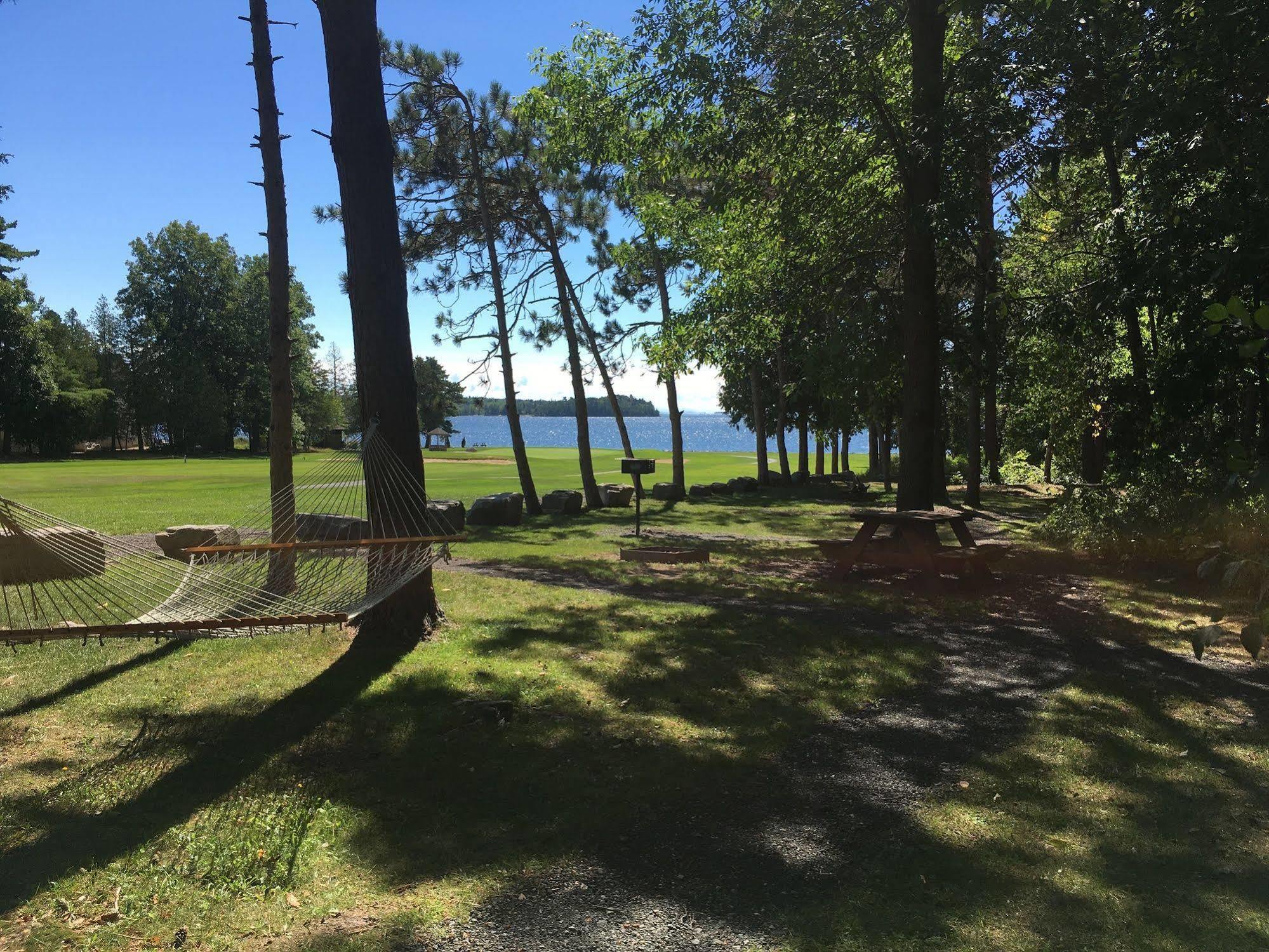 Bluff Point Golf Resort プラッツバーグ エクステリア 写真