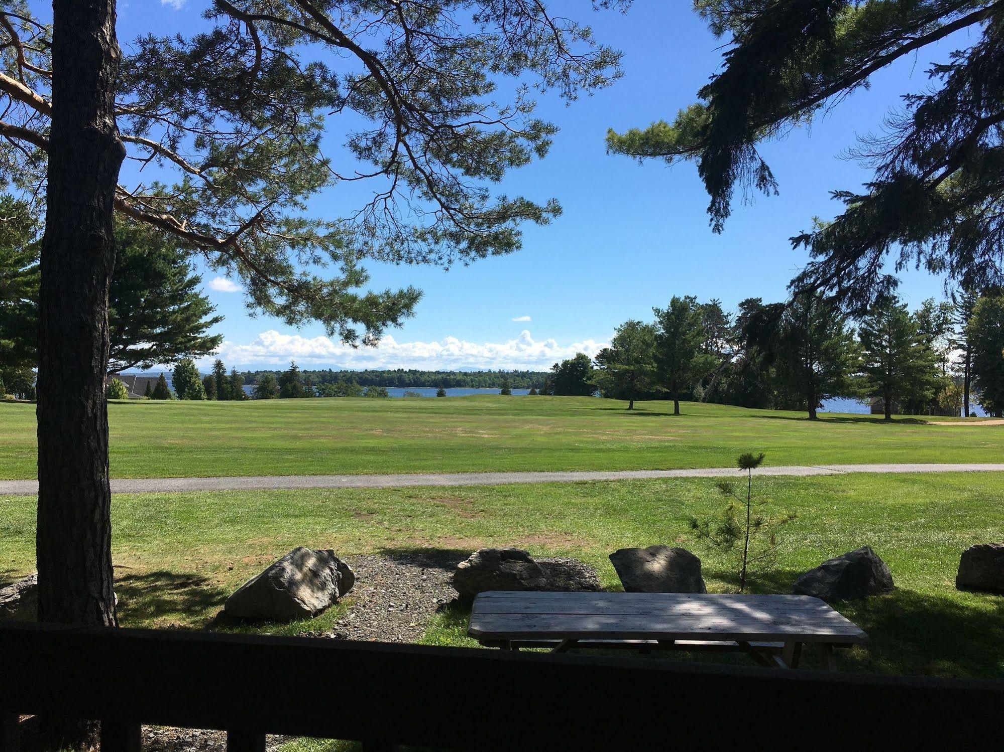 Bluff Point Golf Resort プラッツバーグ エクステリア 写真