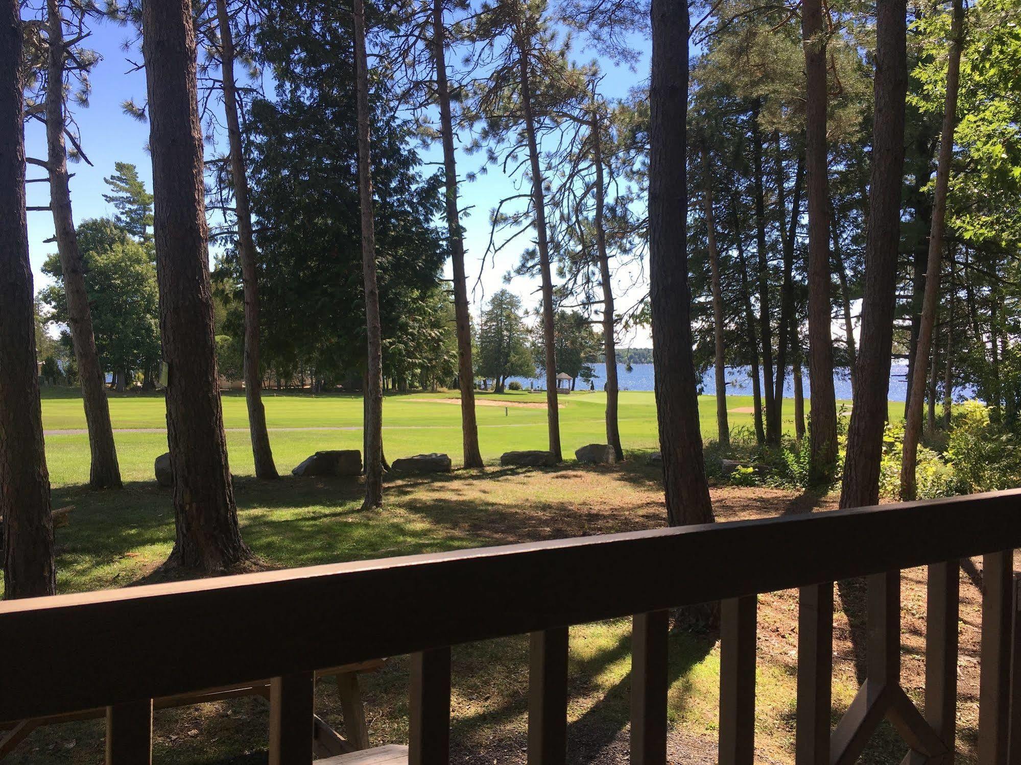 Bluff Point Golf Resort プラッツバーグ エクステリア 写真