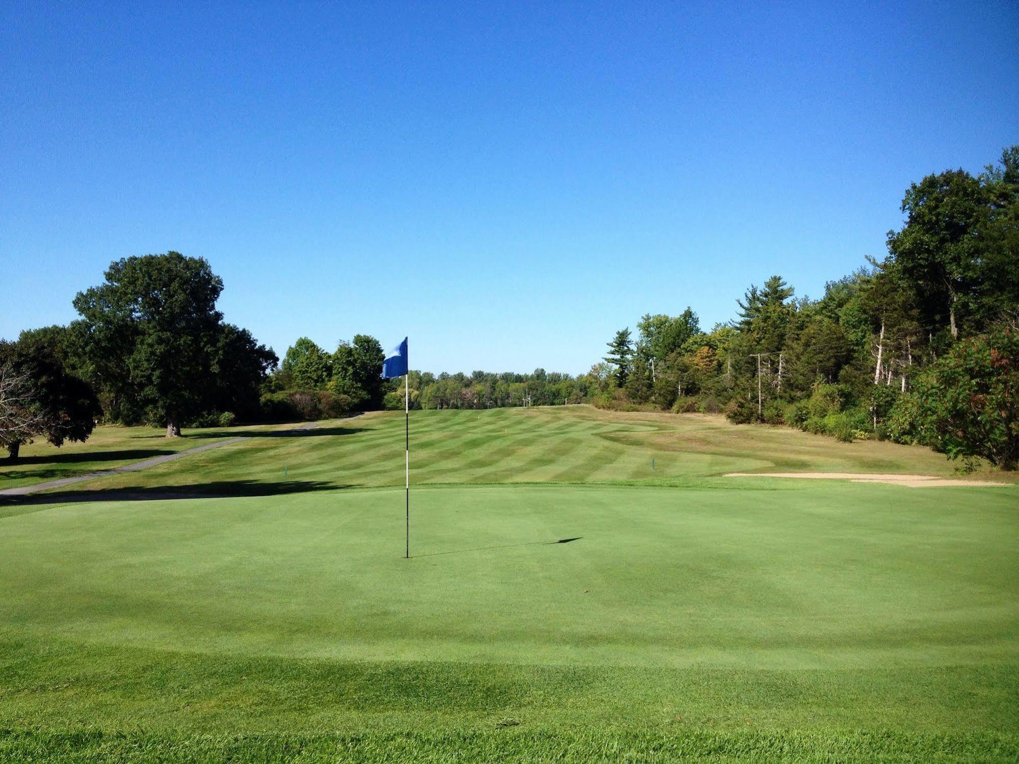 Bluff Point Golf Resort プラッツバーグ エクステリア 写真